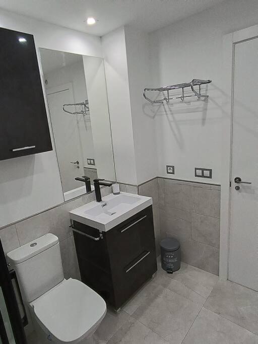 ¡Al Lado De La Clinica Oftalmologica Vega! Apartamento Oviedo Exterior foto