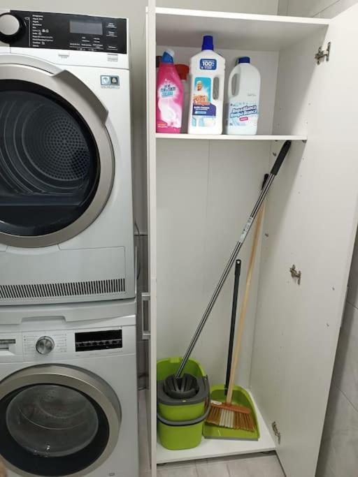 ¡Al Lado De La Clinica Oftalmologica Vega! Apartamento Oviedo Exterior foto