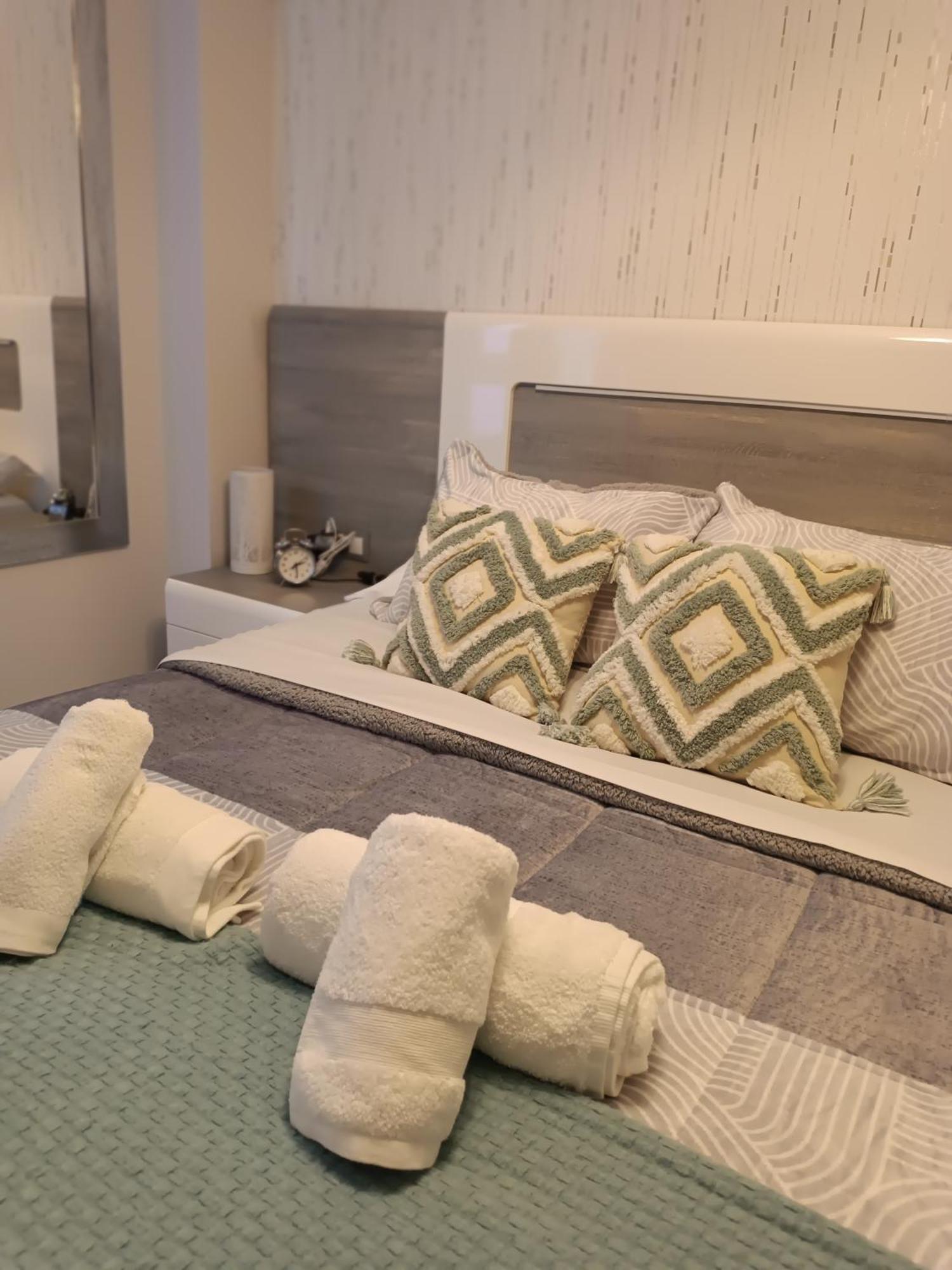 ¡Al Lado De La Clinica Oftalmologica Vega! Apartamento Oviedo Exterior foto